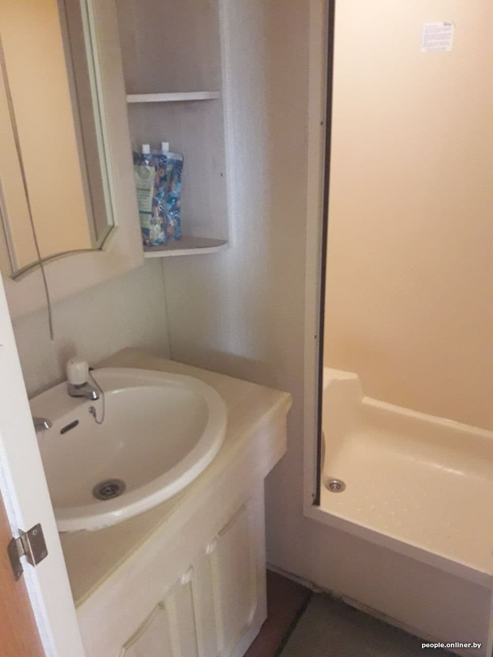 Сбор клубники в шотландии. dd663d58f7a6515f9fe32687dfc1f2da. Сбор клубники в шотландии фото. Сбор клубники в шотландии-dd663d58f7a6515f9fe32687dfc1f2da. картинка Сбор клубники в шотландии. картинка dd663d58f7a6515f9fe32687dfc1f2da. Границы на замке не для всех — мир открыт для тех, у кого есть рабочая виза, желание работать и несколько месяцев свободного времени. Белорус может трудоустроиться за рубежом, невзирая на свой уровень иностранного языка, опыт работы, возраст и даже обстановку с коронавирусом. Нелли Владимировне чуть больше 50 лет, она учительница в небольшом городе под Брестом. До поездки в Шотландию полгода назад женщина никогда не была за границей, не считая семейных поездок в Одессу на море.