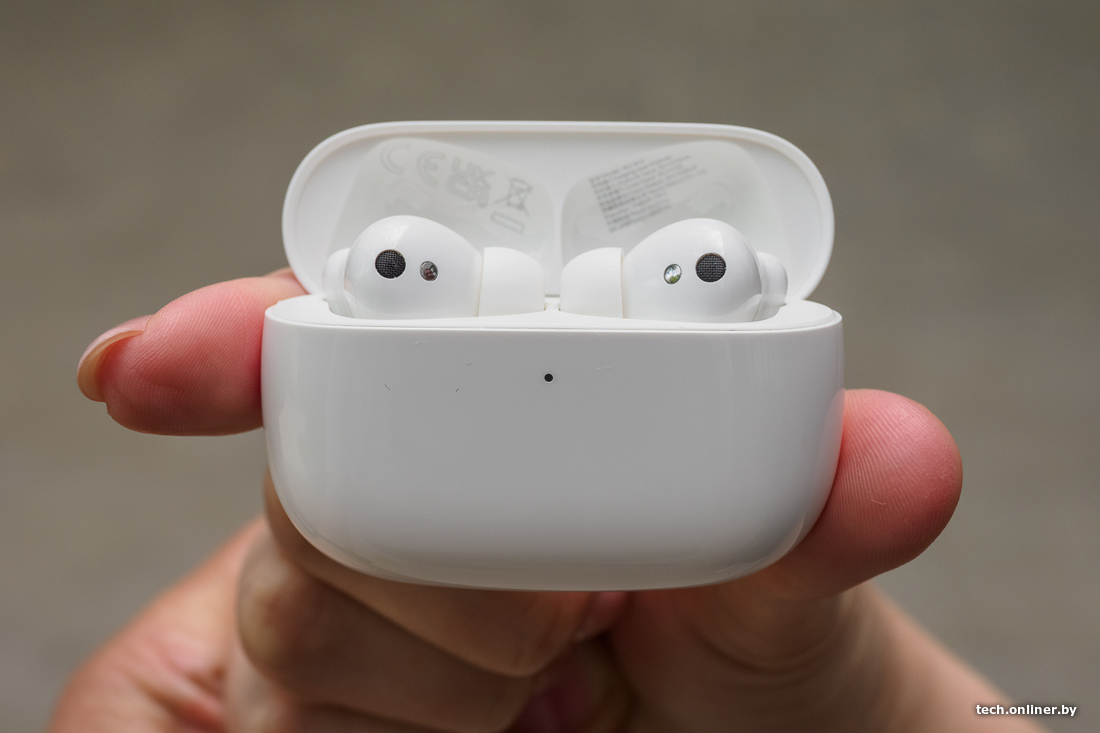 Honor earbuds x3 white. Honor Earbuds 3 Pro. Honor Earbuds 3i 2022. Огромные айрподсы. Правый наушники AIRPODS Pro.