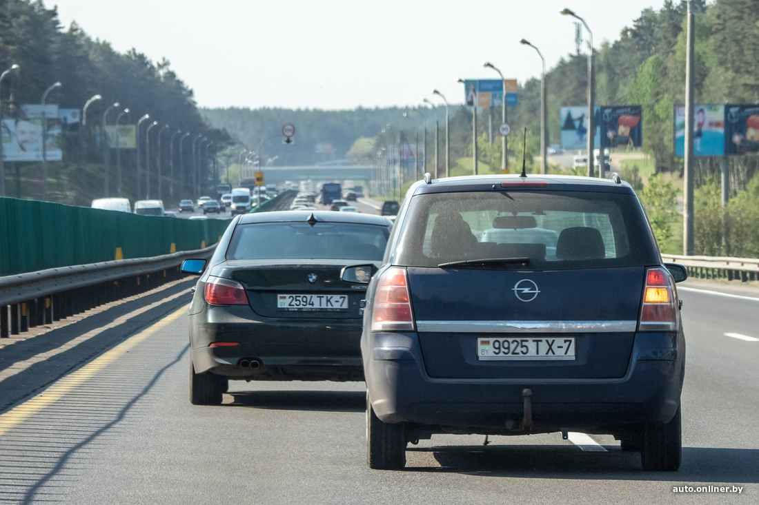 Краснов пересел на крутой Mercedes и занял левую полосу МКАД