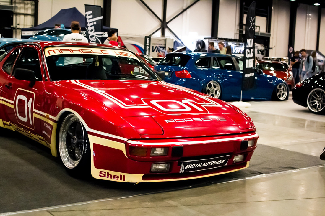 Фоторепортаж с международной автовыставки Royal Auto Show X