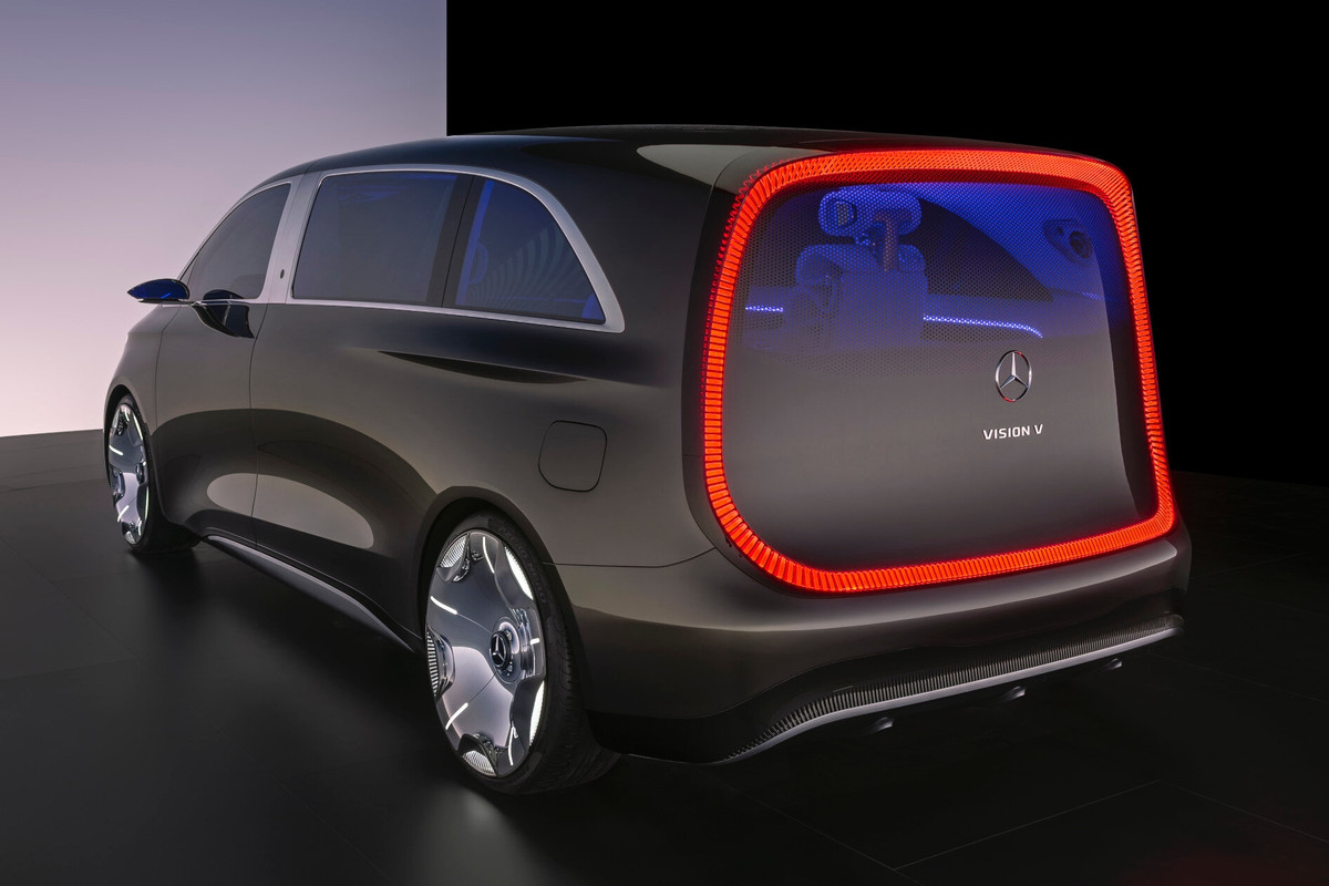 Mercedes показал роскошный минивэн