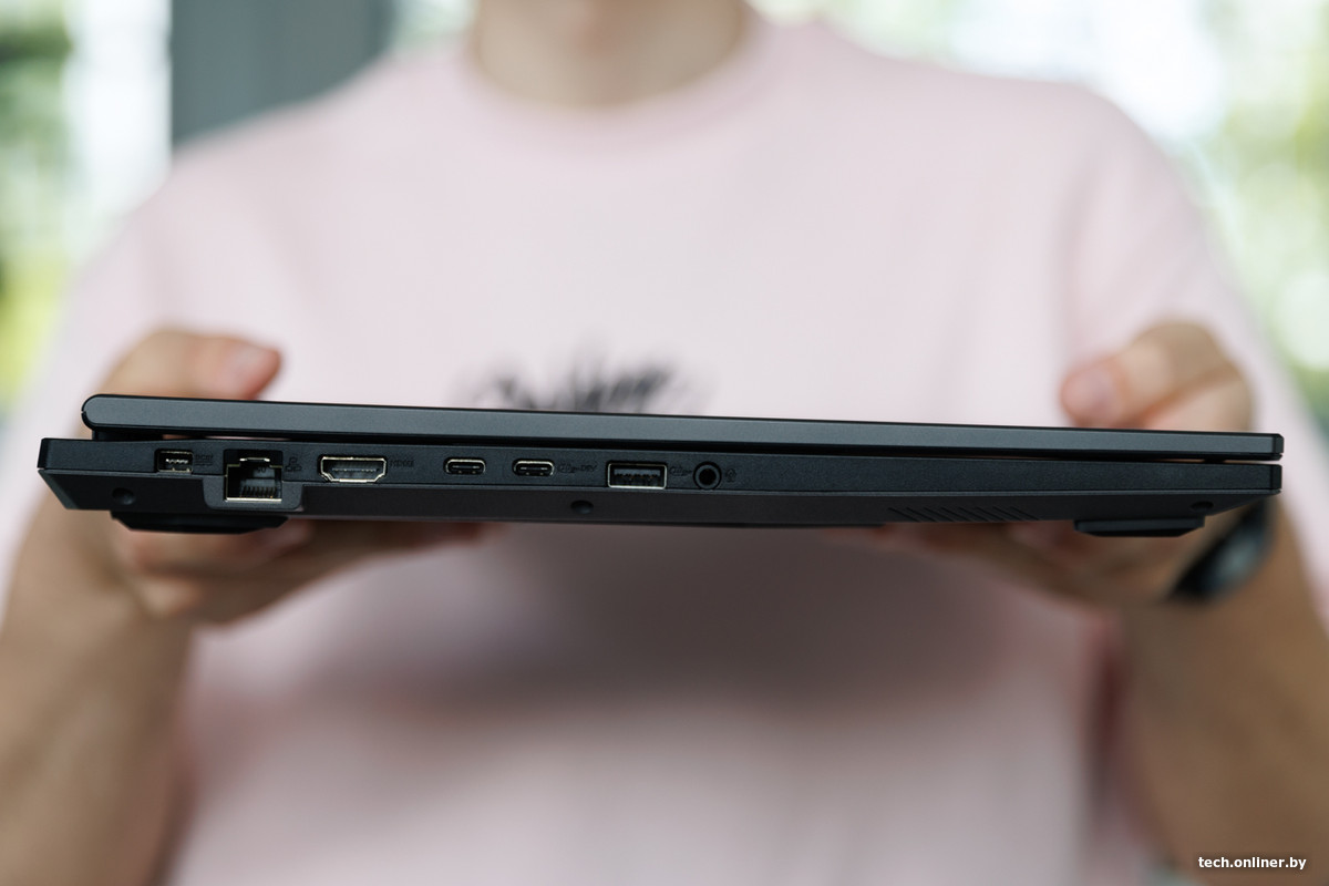 Порты ASUS TUF Gaming A18 2025 с левой стороны