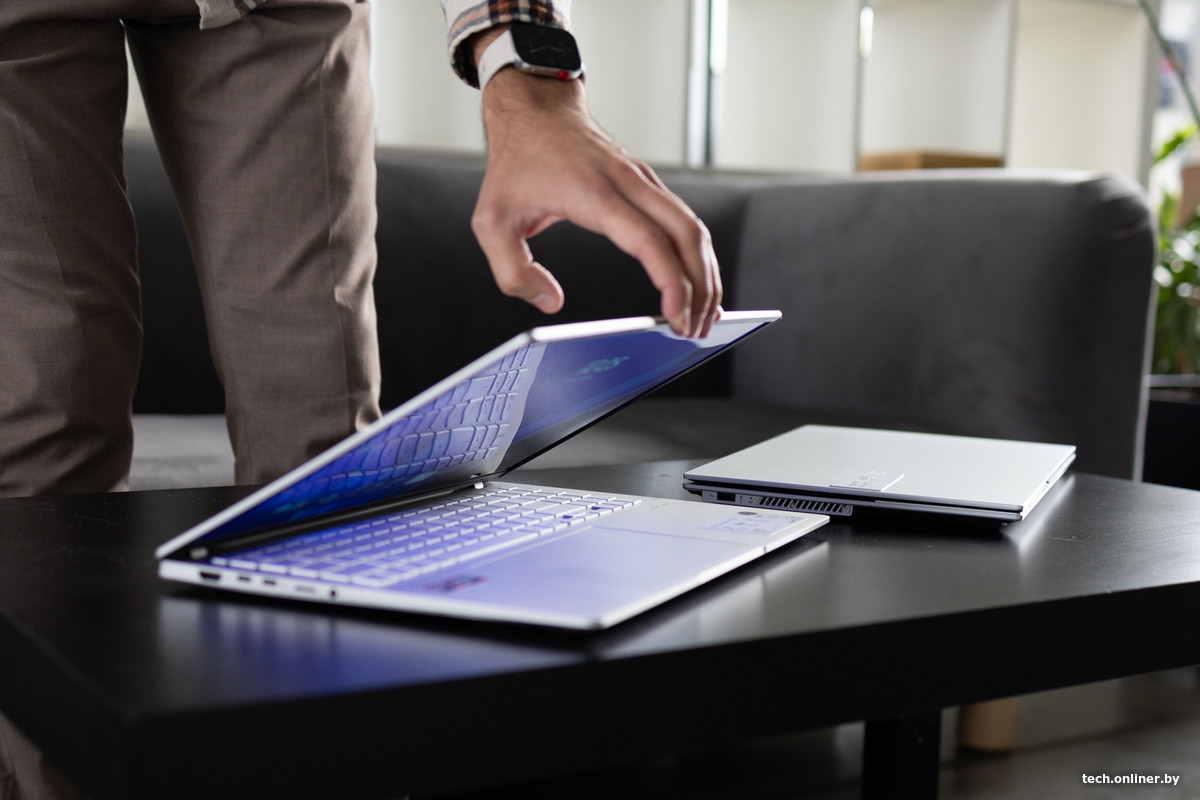 ASUS Vivobook открытие одной рукой