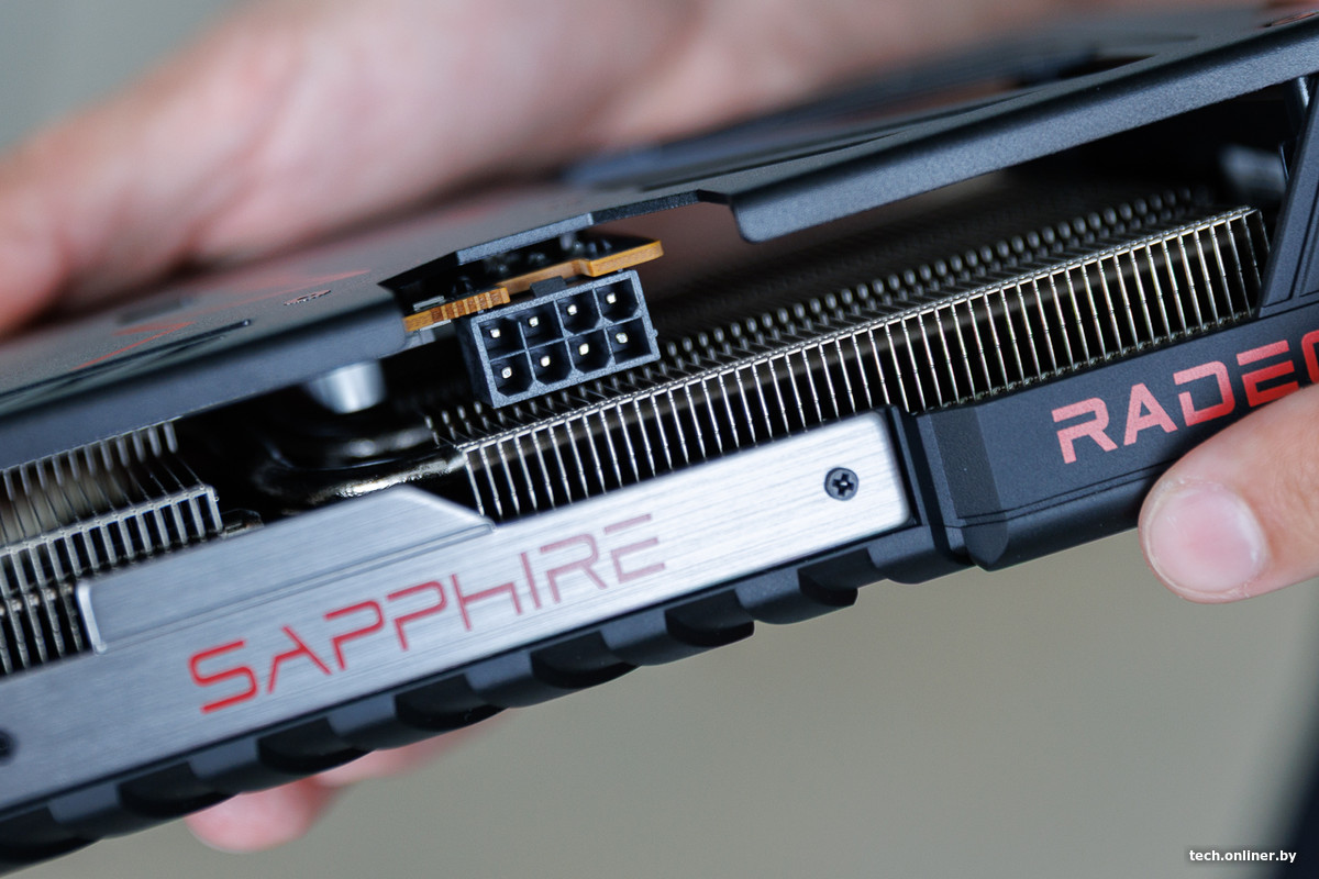 Разъем питания Sapphire Pulse Radeon RX 9060 XT