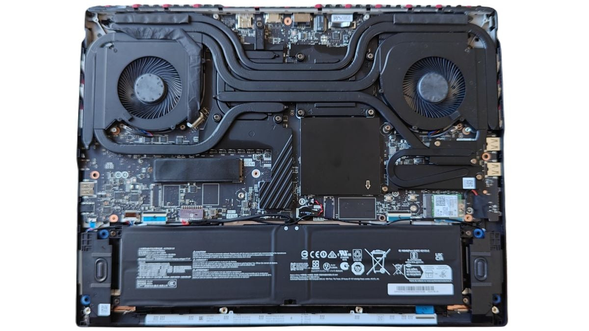 Система охлаждения MSI Raider 18 HX A2XWIG