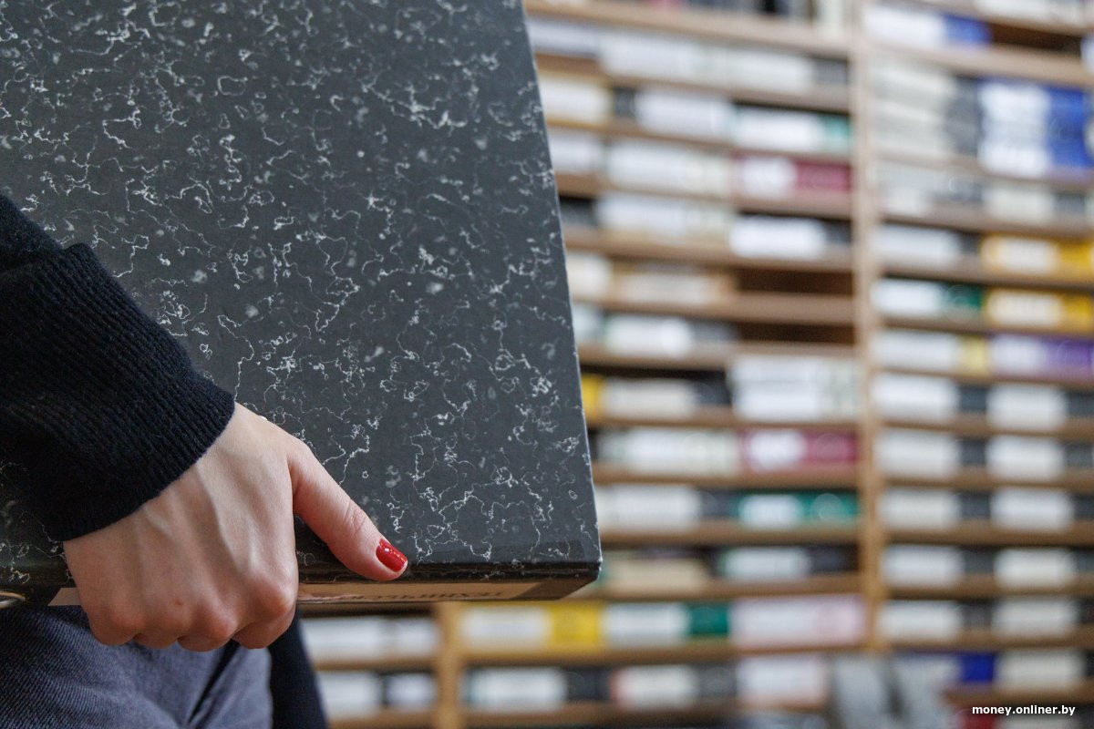 13 процентов от суммы превышения придется отдать налоговой, если вам подарили дорогой сувенир