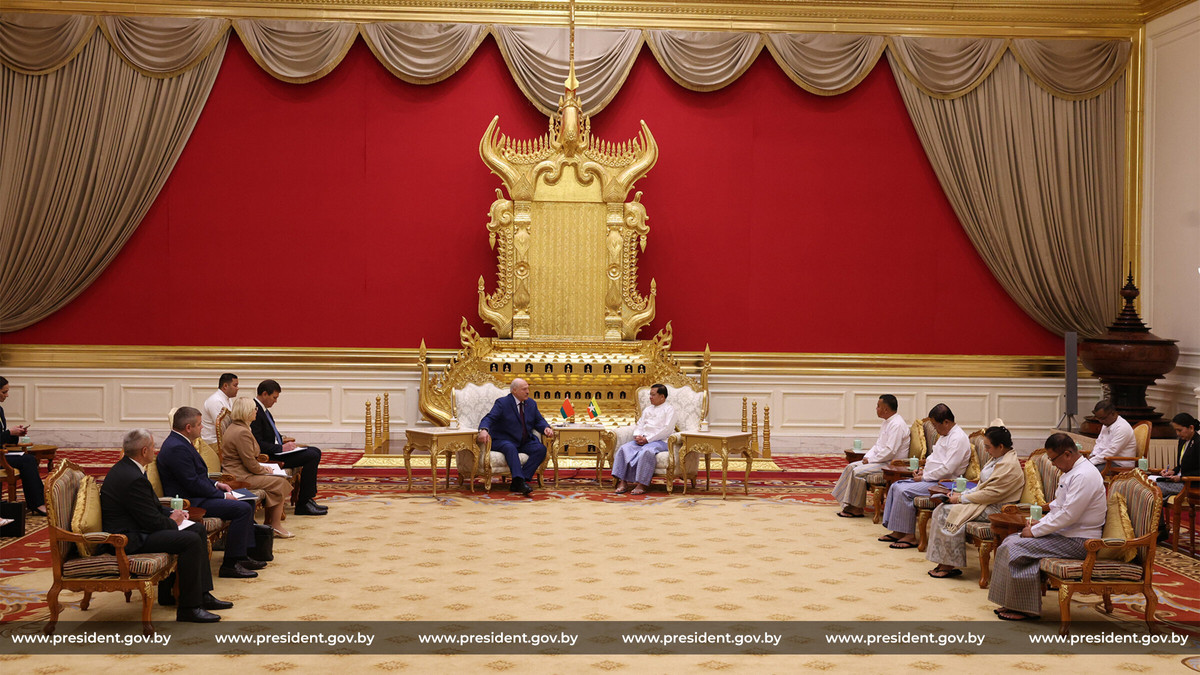 Отмена виз и сборка тракторов: Беларусь и Мьянма подписали соглашения