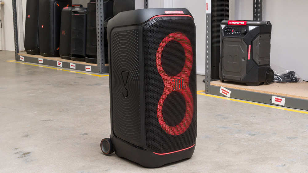 Внешний вид JBL PartyBox Stage 320