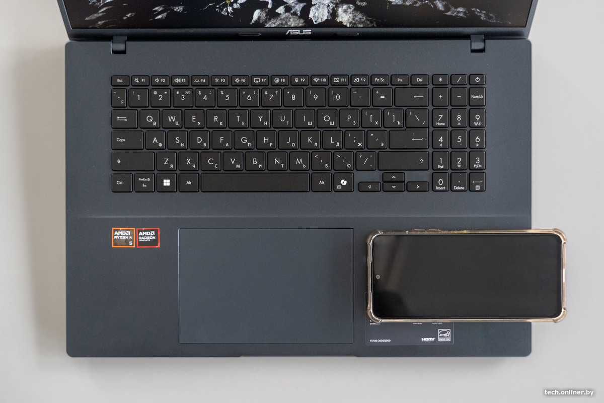 Внешний вид ASUS Vivobook 18