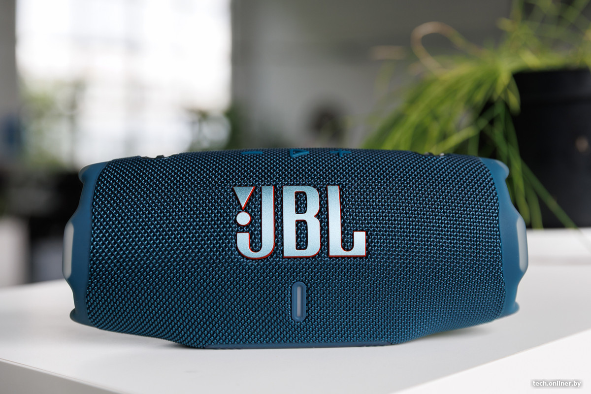 Внешний вид JBL Charge 6