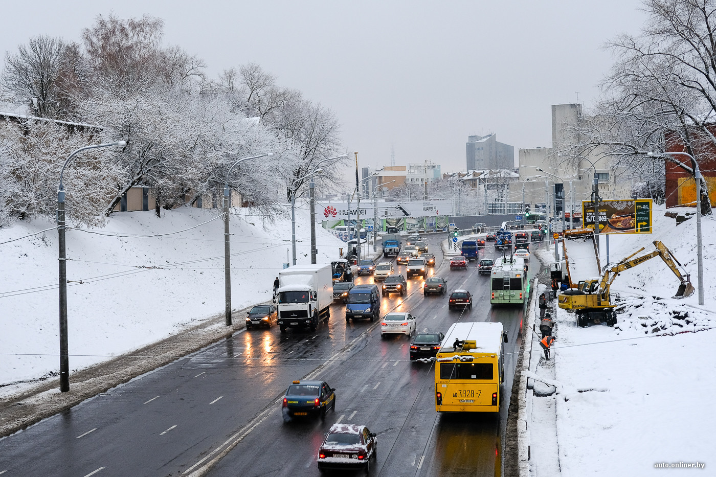 Погода минский район сегодня. Минск дороги. Снег в Минске сегодня. Чистая дорога в Минске зимой. Погода в Минске зимой.