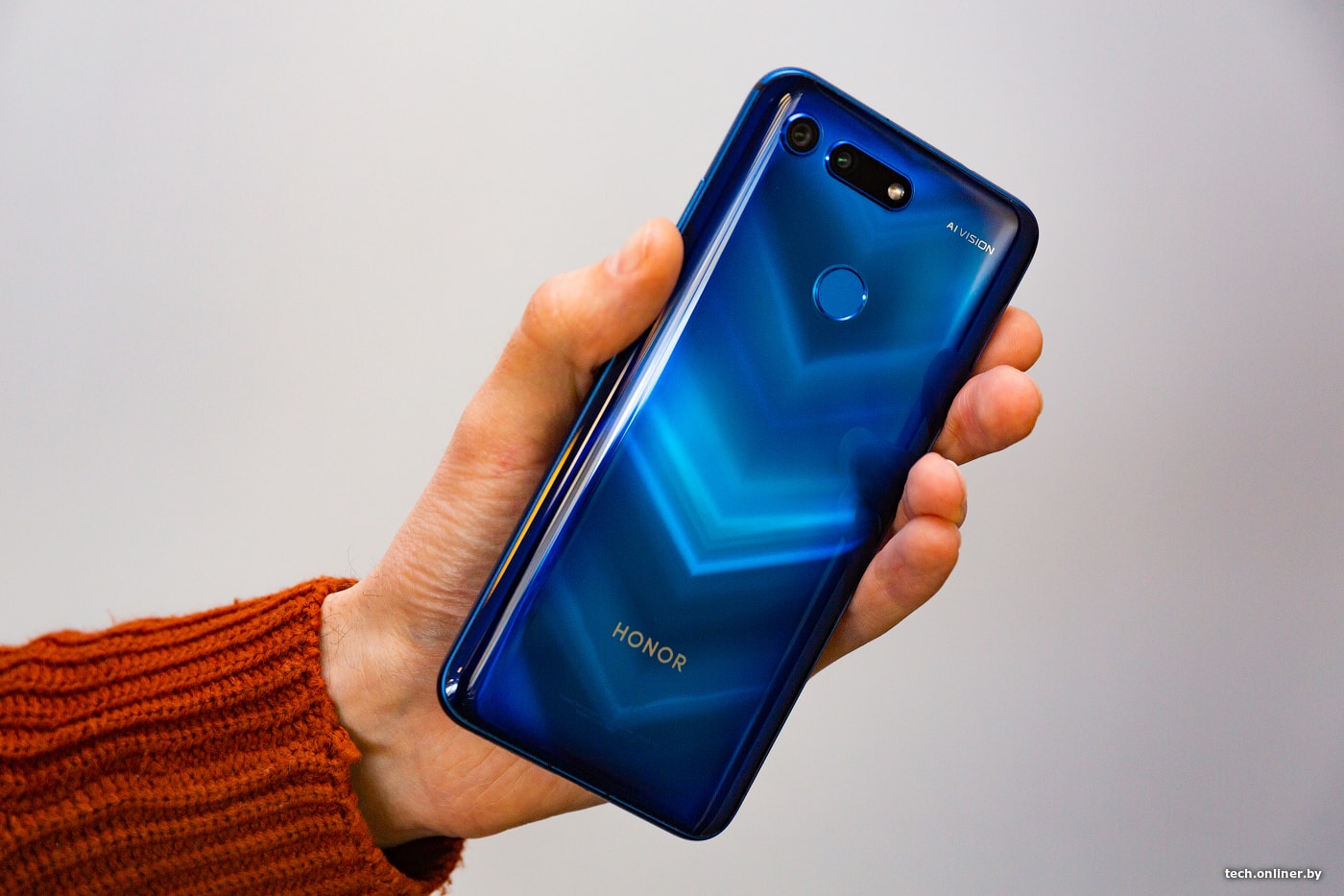 Отчего ты дырявый такой? Обзор смартфона Honor View 20 с камерой 48 Мп