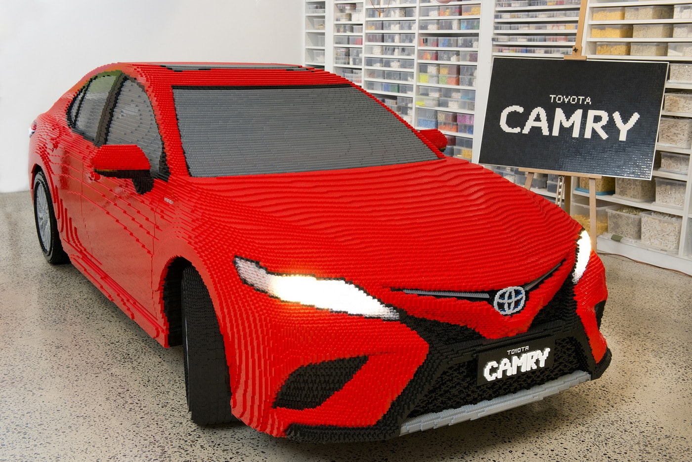 В Австралии построили Toyota из Lego. Весит больше, чем настоящий автомобиль