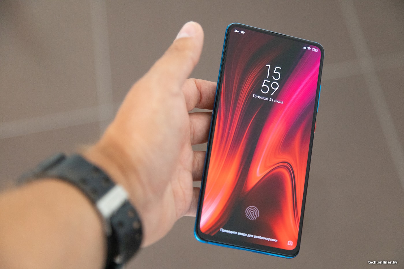 Летняя бомба? Обзор смартфона Xiaomi Mi 9T с выдвижной камерой