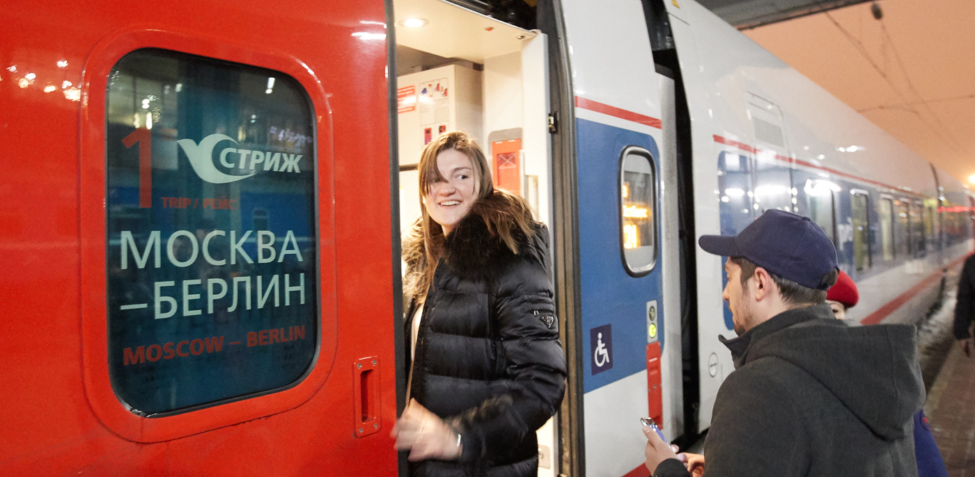 Москва берлин. Поезд до Берлина. Поезд до Берлина из Москвы. Поезд Москва Берлин в Берлине.