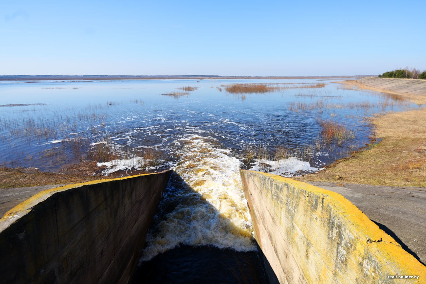 Днепро брагинское водохранилище. Брагинский пруд. Брагинское водохранилище фото спутник. Брагинское водохранилище фото спутник. Днепро брагинское водохранилище.