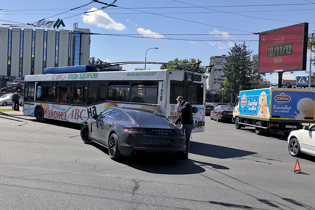 Столкновение Porsche с троллейбусом: суд вынес решение