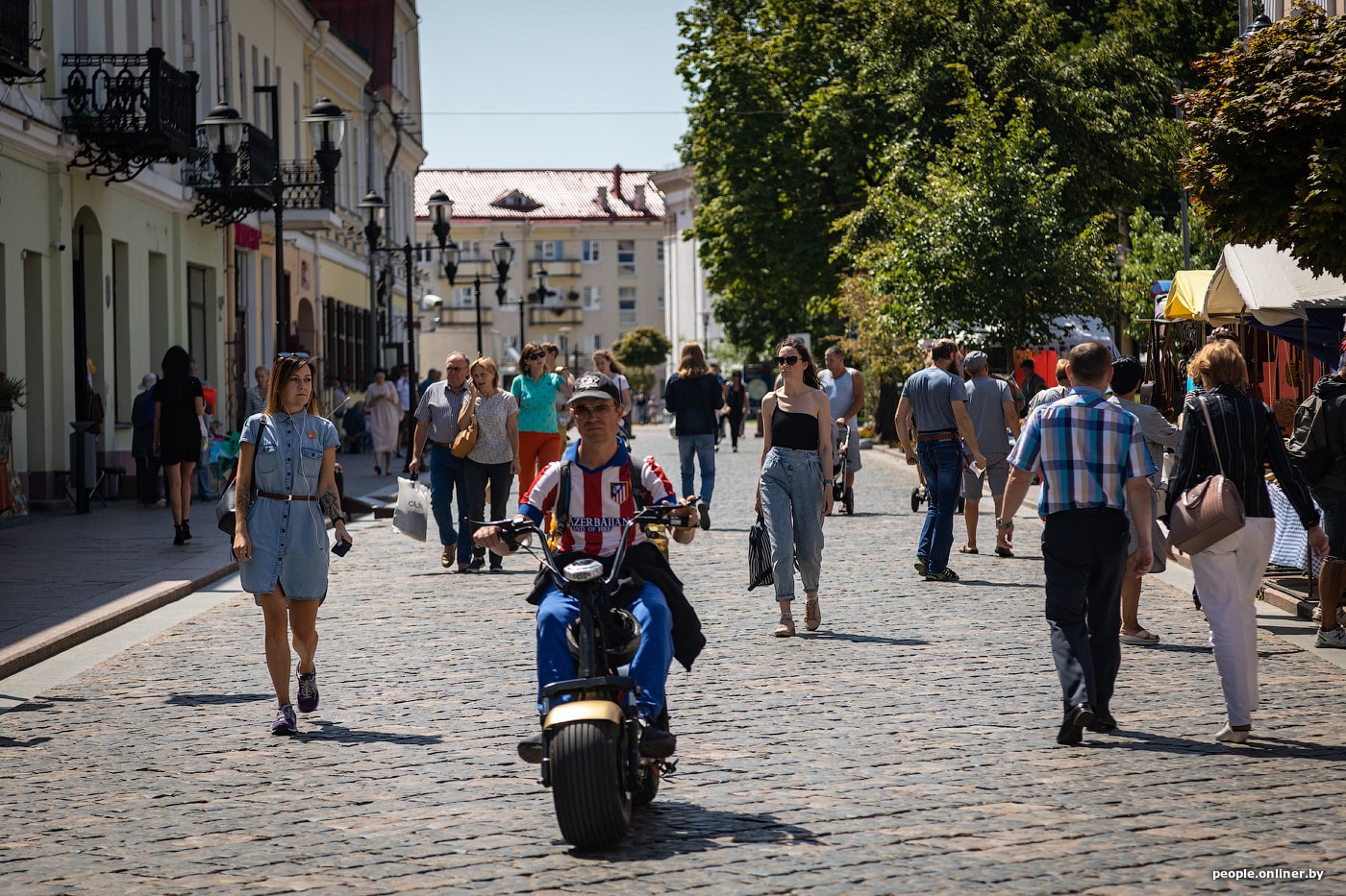 Почти идеальная Беларусь: в Гродно бизнесмены пытаются зарабатывать на безвизовых туристах, городские власти им не мешают
