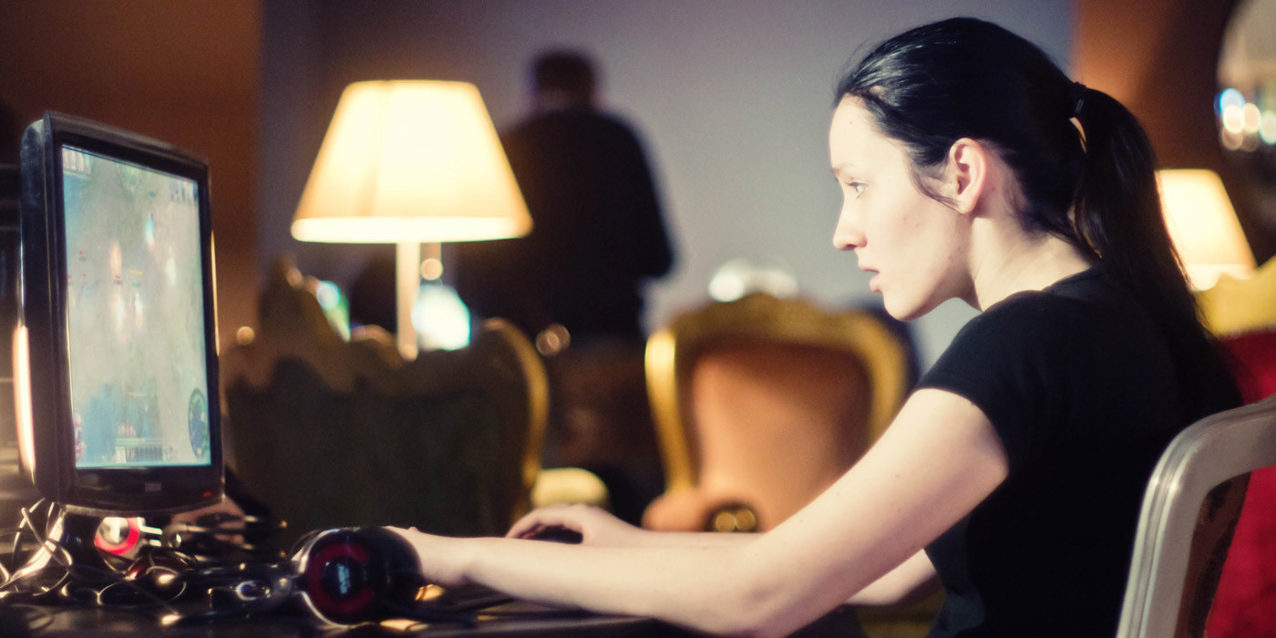 Смешной компьютер. Компьютерная зависимость. Интернет зависимость. Воздействие компьютера на зрение. Иннртерертзависимость.