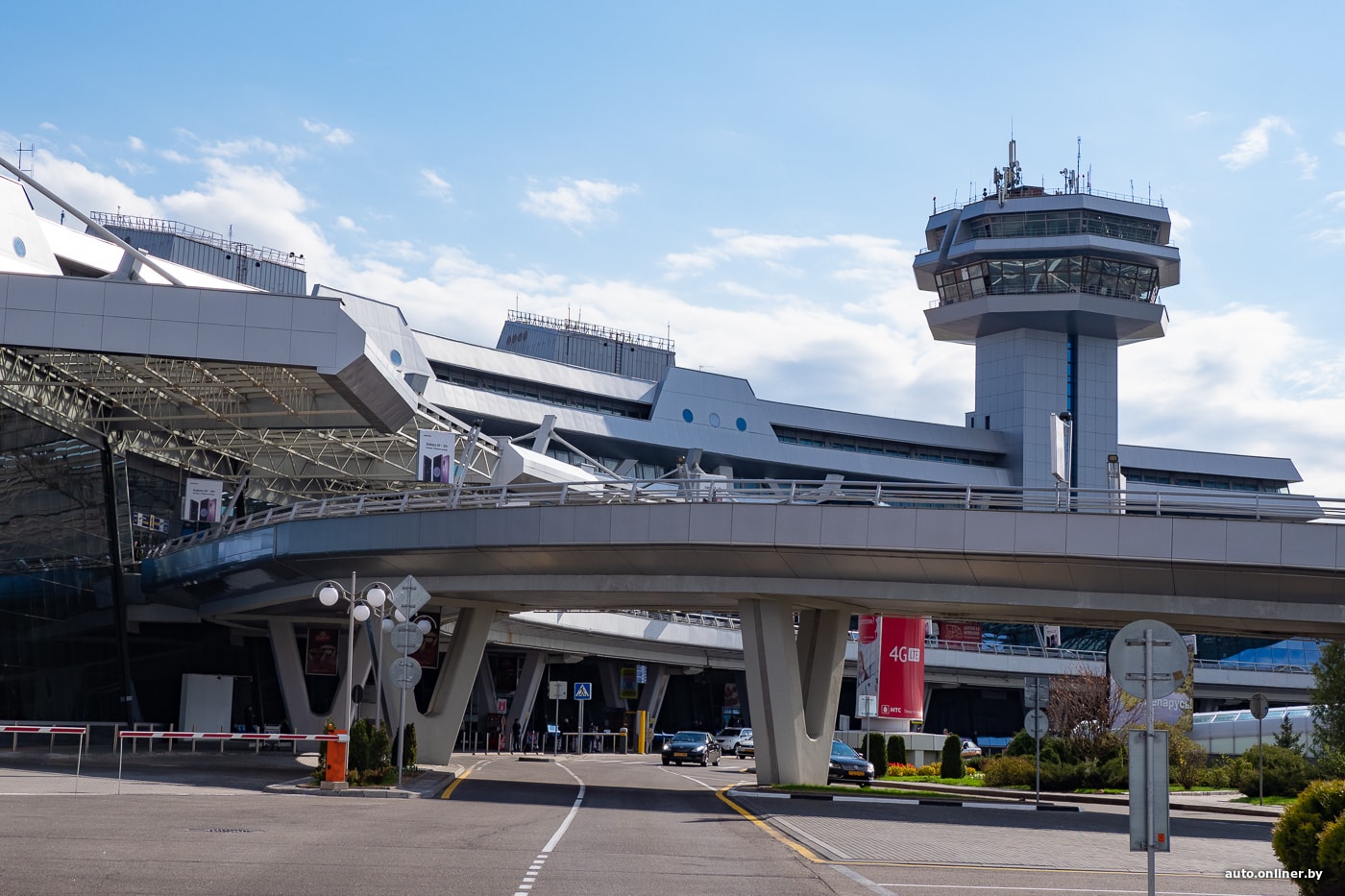 Аэропорт минск 2. Минск аэропорт Транзит. Цены в аэропорту. Аэропорт Минска время на Транзит. Минск аэропорт как двигаться.