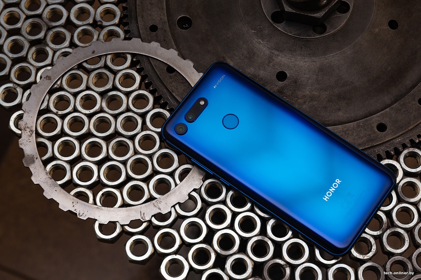 Отчего ты дырявый такой? Обзор смартфона Honor View 20 с камерой 48 Мп