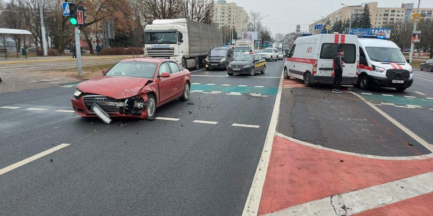 Приехал ее муж, после этого все изменилось». Водитель скорой говорит, что  из него делают виноватого в ДТП