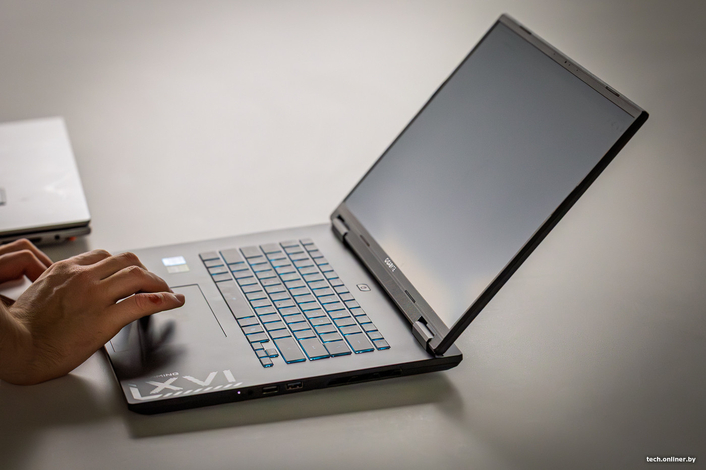 ラップトップと PC のビデオ カードの違いは何ですか?