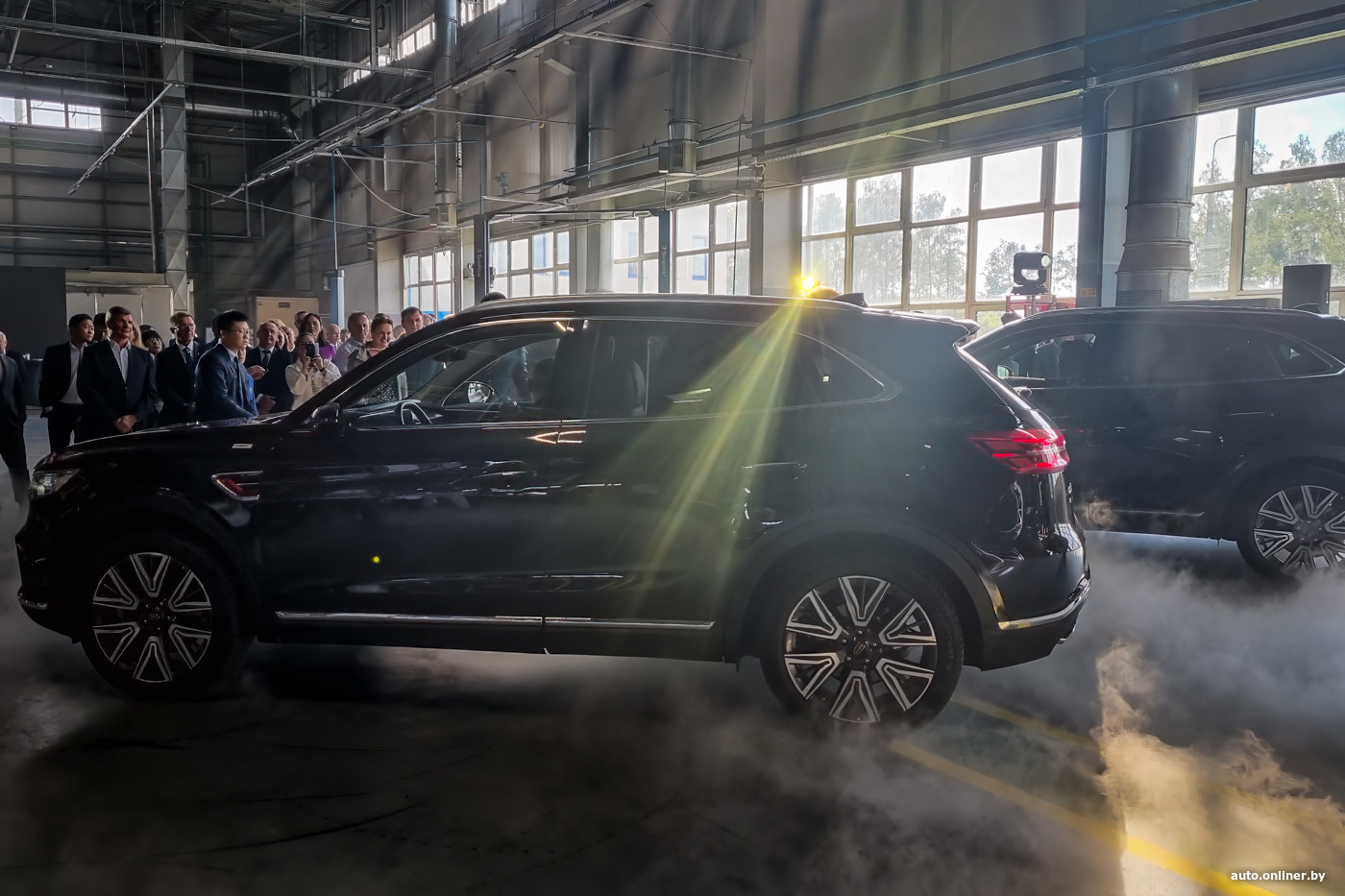 В Беларуси запустили сборку автомобилей Hongqi. Репортаж с завода