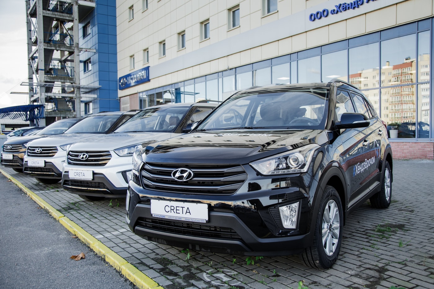 Четыре больницы Минской области получили в подарок Hyundai Creta