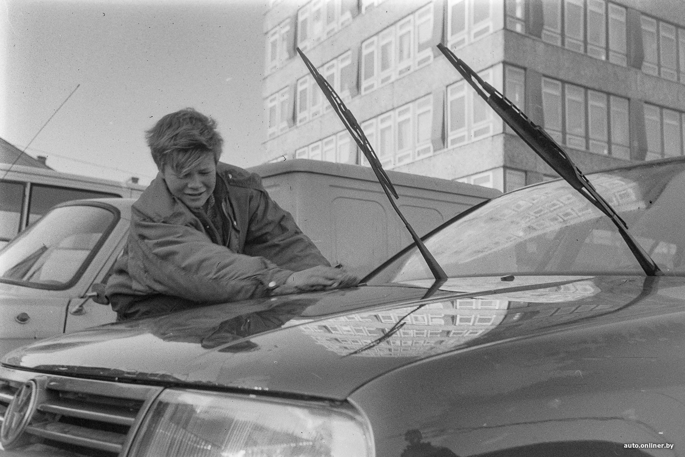 Тряпки и «крыша». Как в Беларуси в 90-е дети мыли машины и зарабатывали неплохие деньги