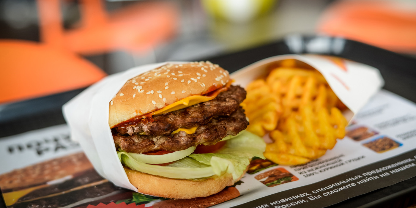 Бургеры от 1,9 до 8,5 рубля. В Минске открылся фастфуд Carl’s Jr