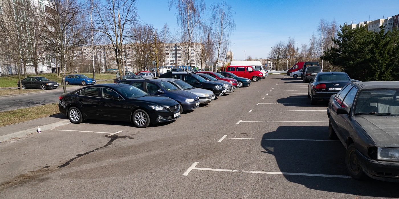 Где находится автостоянка. Проблемы с парковкой. Где в Black Russia находится автостоянка. Стоянка где проводят фотосессию. Где на парковке стоят бирюзовые машины.