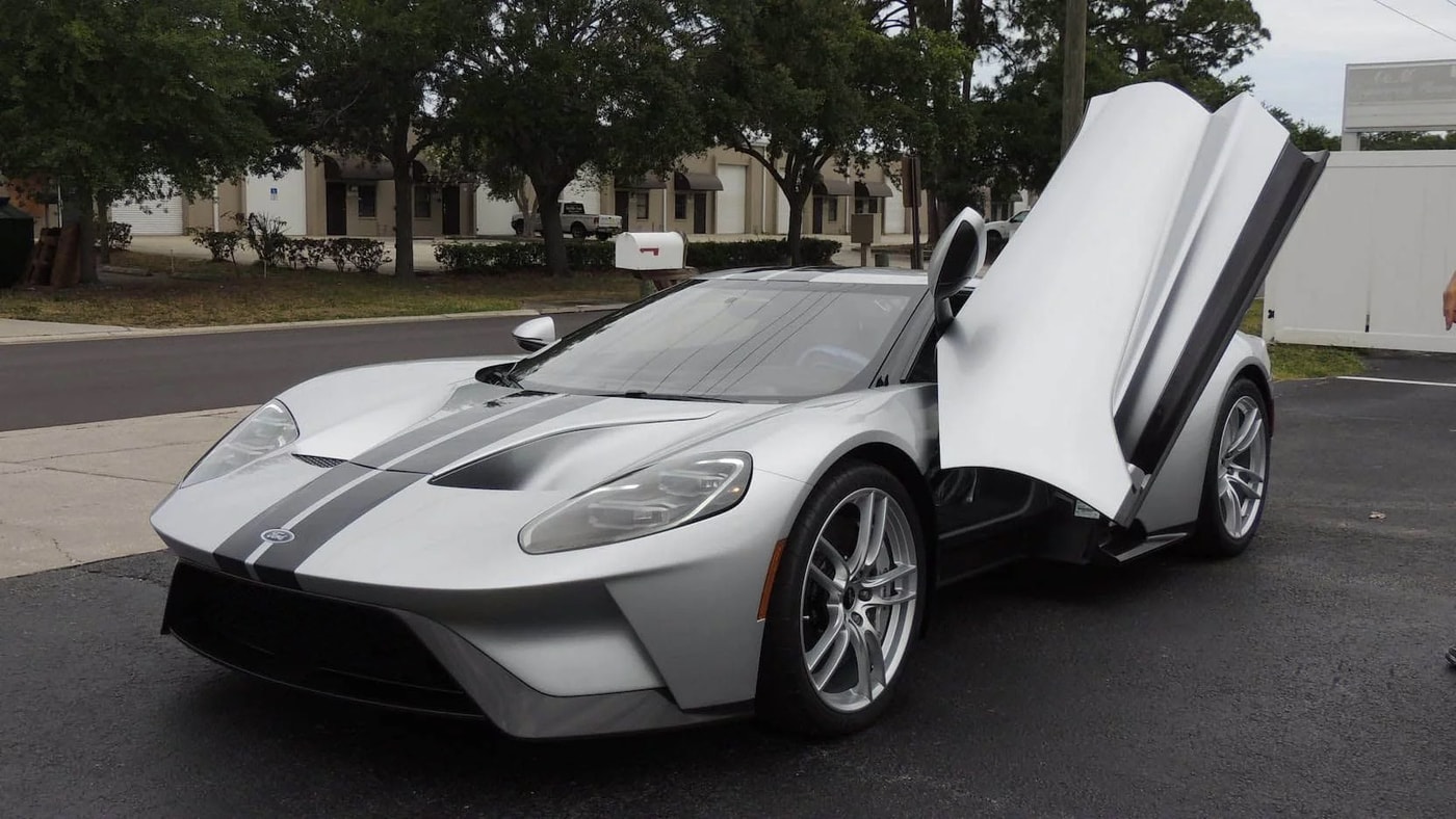 Подержанный Ford GT хотят продать в несколько раз дороже нового