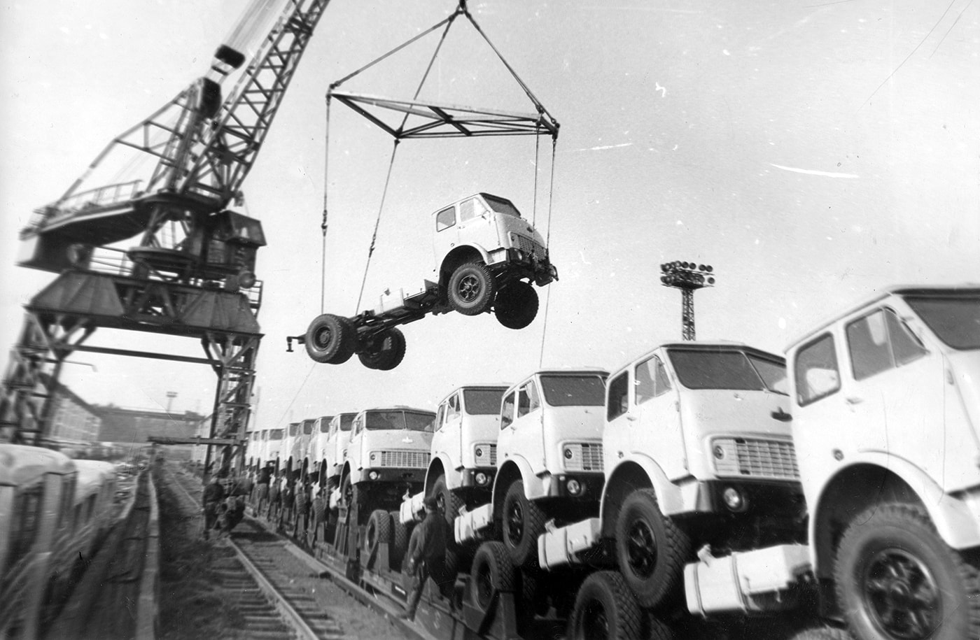 Кругом пятьсот. История про Минский автозавод, которому 75 (42 фото)