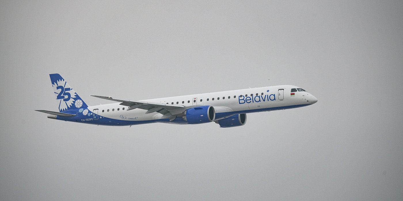 Белавиа минск кутаиси. Embraer e195 Белавиа. Самолет вылетает. Авиабилеты 26 сентября. Зефир из самолета Белавиа.