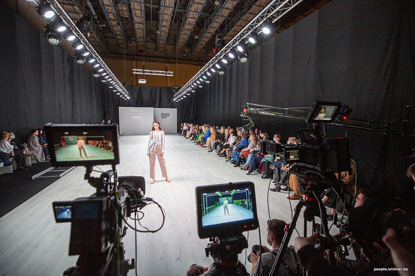 Belarus Fashion Week Chto Dizajnery Predlagayut Nosit Letom