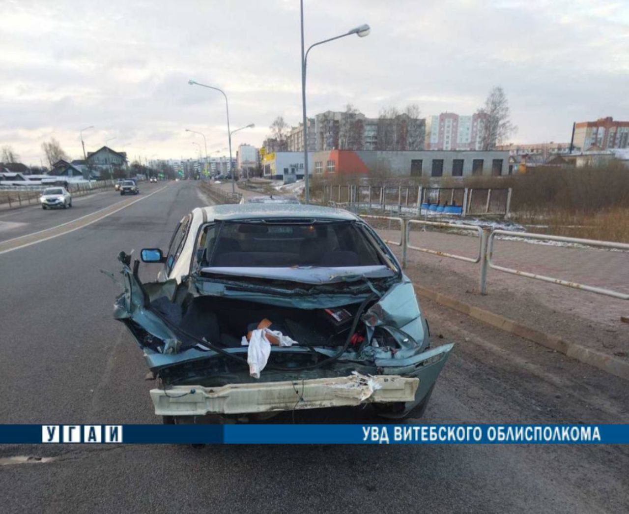 В Полоцке BMW попал под поезд. Поезд поехал дальше