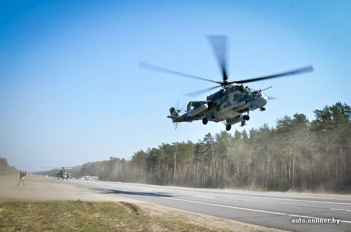 Репортаж: как сажали самолеты и вертолеты на трассу М1
