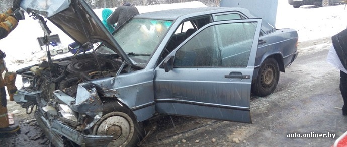 Два похожих ДТП одновременно произошли на трассе Р23 в Слуцком районе. Есть жертвы