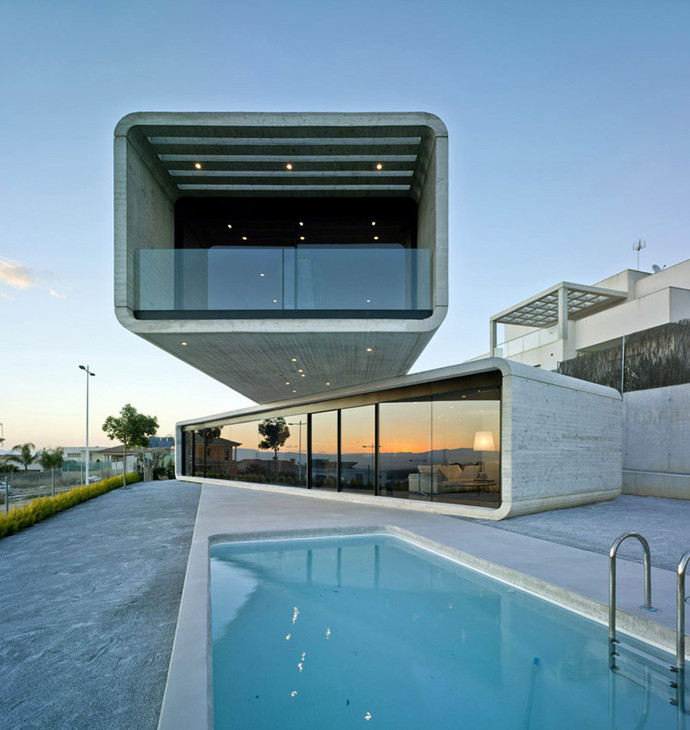 В Испании построили «консольный» дом