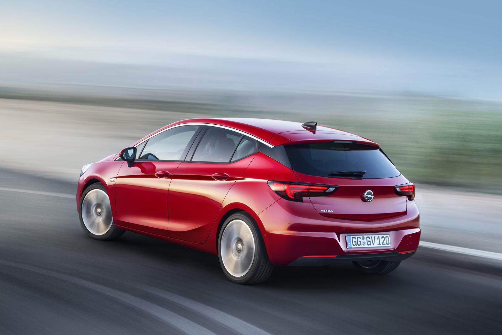 Официально: Opel Astra K получил обогрев второго ряда сидений и большой  список систем безопасности