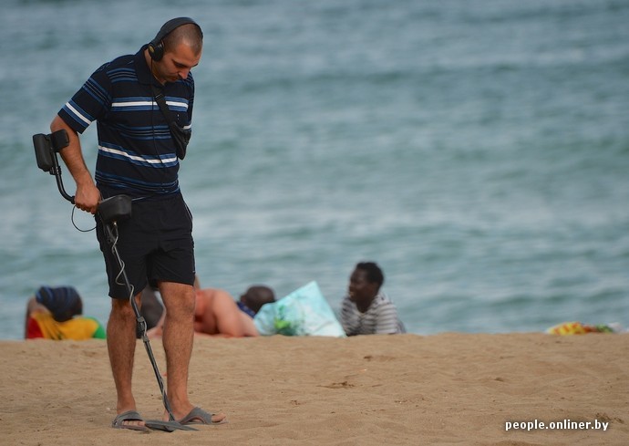 Звезда пляжа: девушка загорает в Сочи без одежды (5 фото + 1 видео) » Невседома