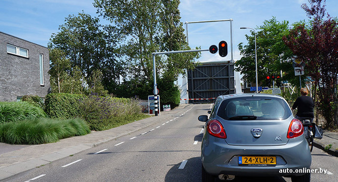 Разводные мосты в Нидерландах встречаются чаще, чем железнодорожные переезды в Оршанском районе