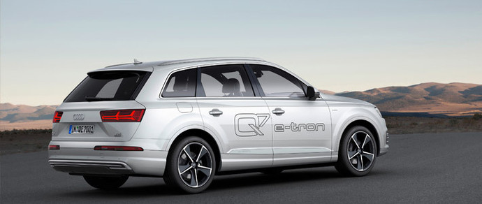 Audi Q7 e-tron. Расход топлива у этого SUV - 1,7 литра на 100 км. 
