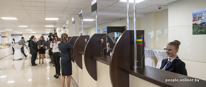 «Это не наше решение» — визовые центры в Беларуси закрылись, лишившись возможности принимать валюту