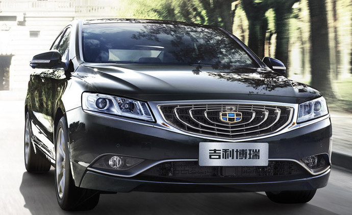 Автомобиль Geely Emgrand GT с внутренностью Volvo - живы фото