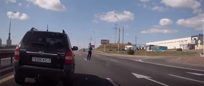 Оглашен приговор водителю, сбившему инспектора на МКАД