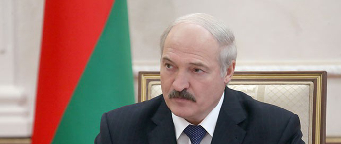 Лукашенко возмущен ситуацией с тарифами на ЖКУ и требует надеть наручники на виновных