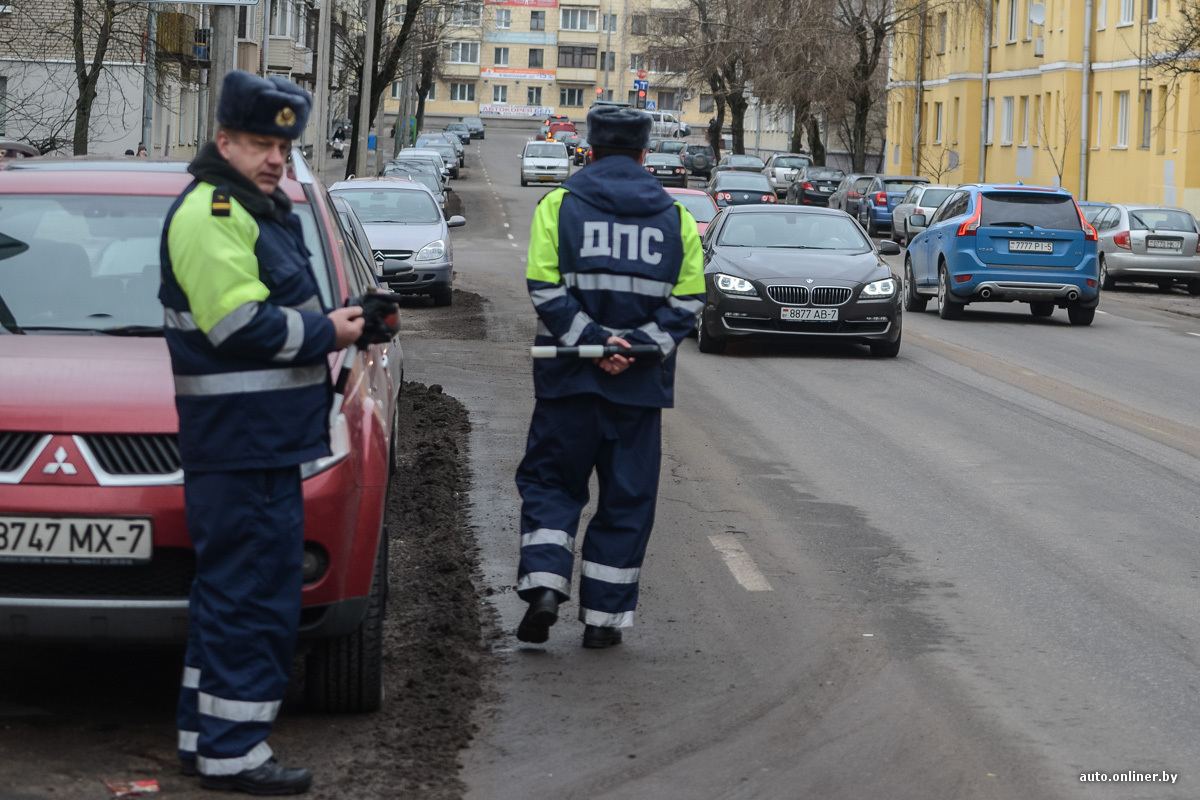 В Минске ГАИ угостила водителей кашей по случаю 23 Февраля