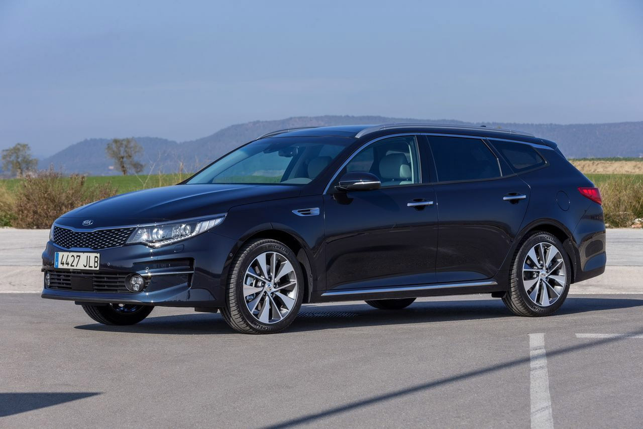 Продажи Kia Optima в кузове универсал начнутся осенью